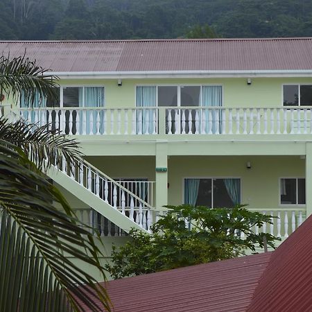 Chez Payet Airport Guesthouse Pointe La Rue Экстерьер фото