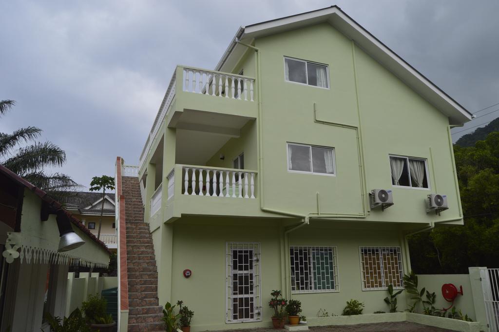 Chez Payet Airport Guesthouse Pointe La Rue Экстерьер фото