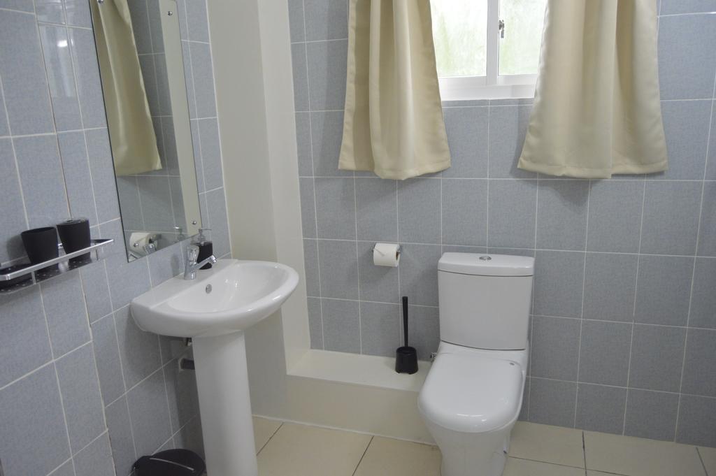 Chez Payet Airport Guesthouse Pointe La Rue Экстерьер фото